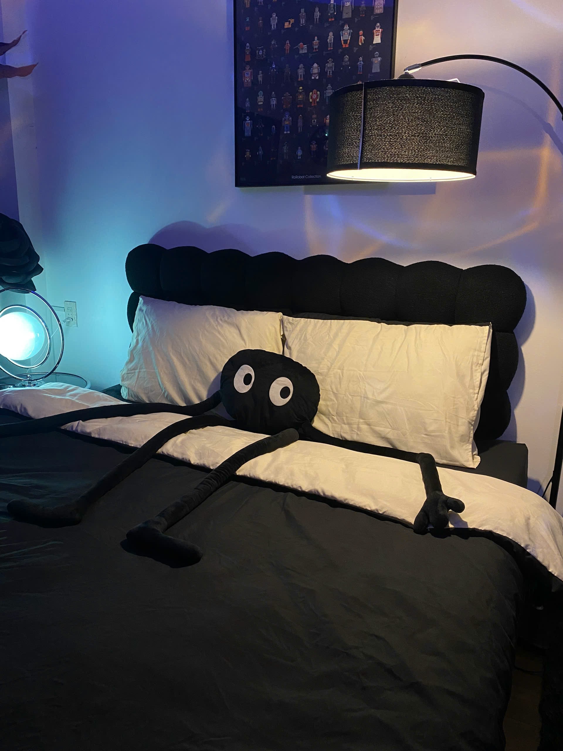 Midnight Room - ảnh 2